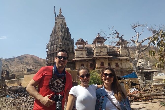 2 Day Jaipur Private Tour + Entry Tickets - Day 1: Stepwell Photos, Palace Power, and Hawa Mahal’s Lattice Views