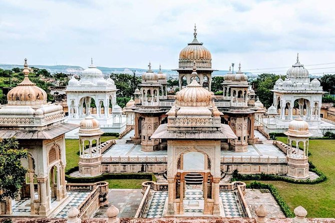 2 Days Private Tour to Jaipur - Pink City core: City Palace, Jantar Mantar, and Hawa Mahal in one sweep