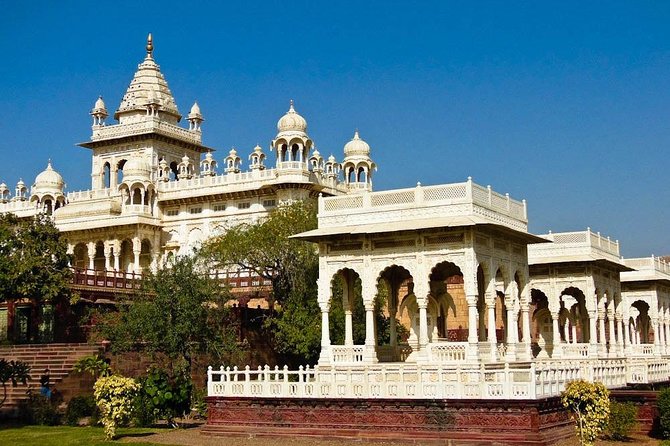 3 Days Guided Jodhpur & Udaipur Tour From Jaipur With Hotels - Day 1 in Jodhpur: the big fortress and the quieter monuments