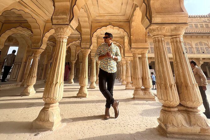 3 Days Jaipur Gateway Tour - Day 2: Jantar Mantar and Hawa Mahal before you tackle the forts