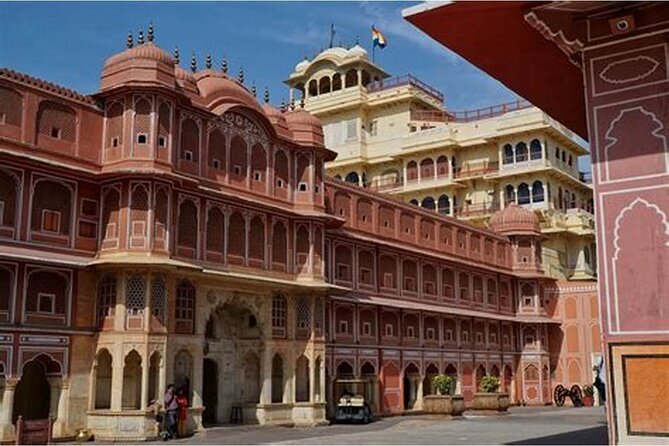 4 Days Guided Jaipur, Ranthambore Tigers & Udaipur Tour With Safari & Hotels - Ranthambore National Park: one sharing safari and your tiger-chance day