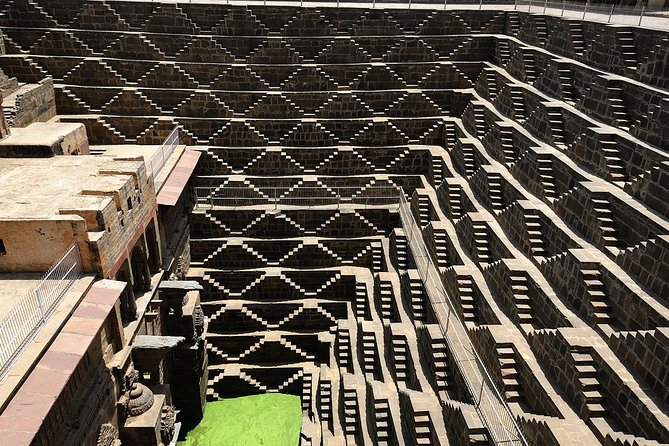 Abhaneri & Fatehpur Sikri Tour From Jaipur with Agra Drop - The guide at Fatehpur Sikri: helpful context, but watch the tone