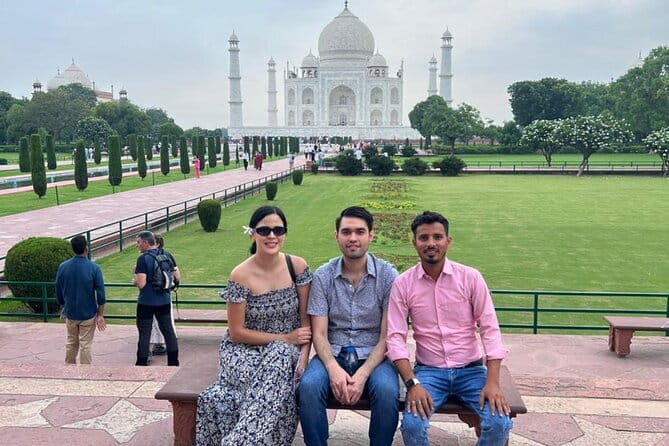 All Inclusive Private Taj Mahal & Agra Tour from Delhi by Car - Agra Fort: Akbar’s fortress in a focused one-hour visit