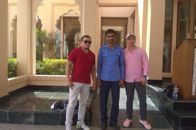 Award Winner- Jaipur Full Day Private Tour With Guide - Free stops that set the tone: temple, stepwell, and the Water Palace