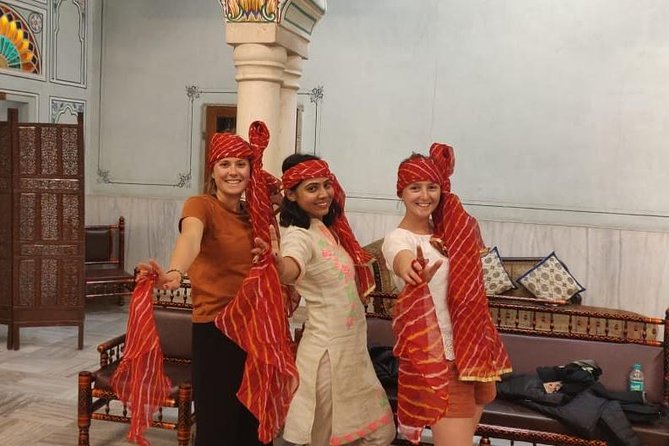 Bollywood Dance Class - Groove and shake on Hindi Movie hits ! - Where You Meet in Jaipur (Hotel Arya Niwas) and How to Show Up Smoothly