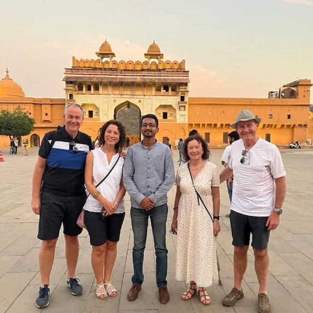 Book Govt. Approved Tour Guide for Jaipur City Tour - Key highlights to look forward to