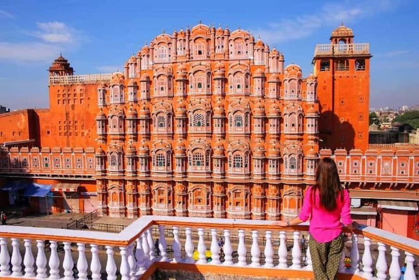 Book Govt. Approved Tour Guide for Jaipur City Tour - Hawa Mahal: the guided stop that helps you see beyond the postcard