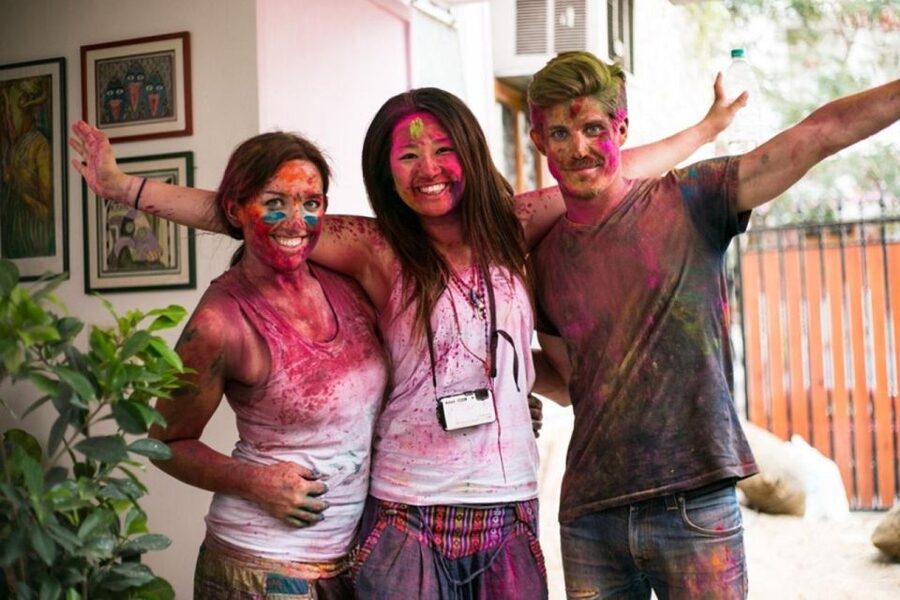 Celebrate Holi with Locals in Jaipur - Music performances and Bollywood dancing: the sweet spot of fun with context