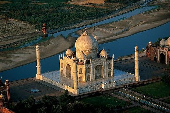 Day Trip to The Taj Mahal and Agra from Jaipur - Guides, Communication, and Photo-Friendly Taj Moments
