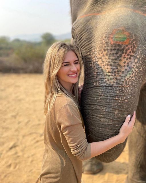 Elephant Sanctuary for Best elephant experience in Jaipur - Your guide makes it a Jaipur day, not just an elephant stop