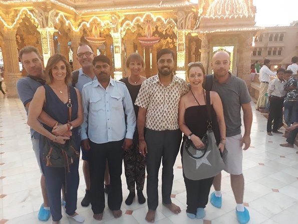Exclusive 1-day Jaipur tour with High End SUV - Key Points at a Glance