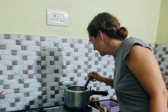 Family cooking experience in Jaipur, including transport & meals - A family kitchen lesson: learning spices by doing