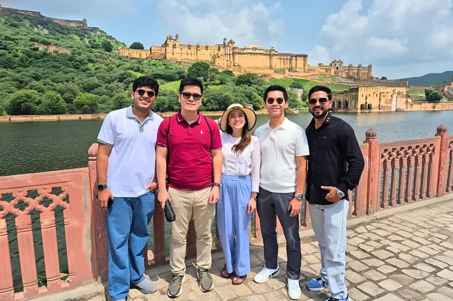 From Delhi: Jaipur Sightseeing Day Tour with Hotel Pickup - City Palace: Mughal and Rajput in One Royal Complex