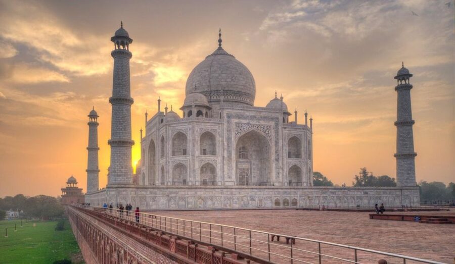 From Delhi: Private 5 Days Golden Triangle Guided Tour - Jaipur day 2: Amber Fort, Jal Mahal, and the uphill reality check