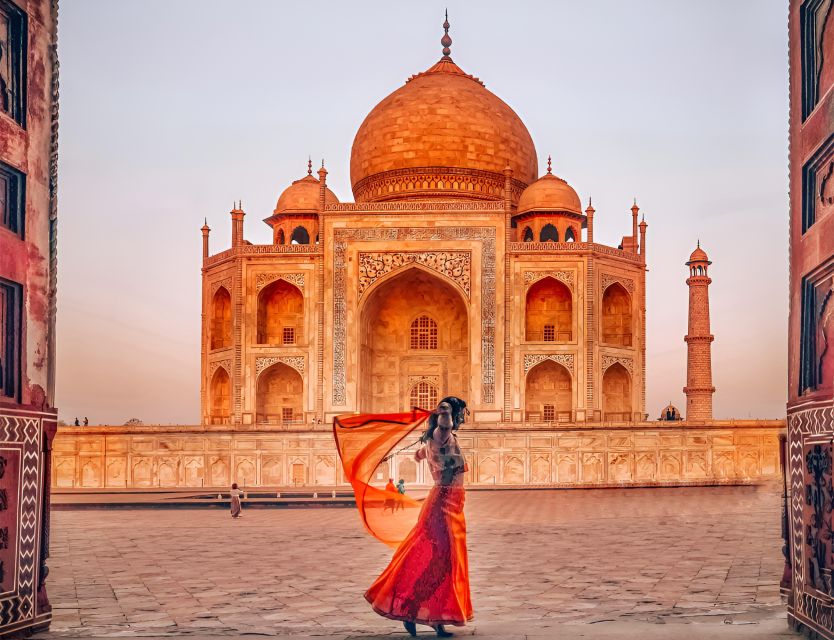 From Jaipur: Same Day Taj Mahal Tour with Fatehpur Sikri - Taj Mahal with a guide: how to see more than the postcard