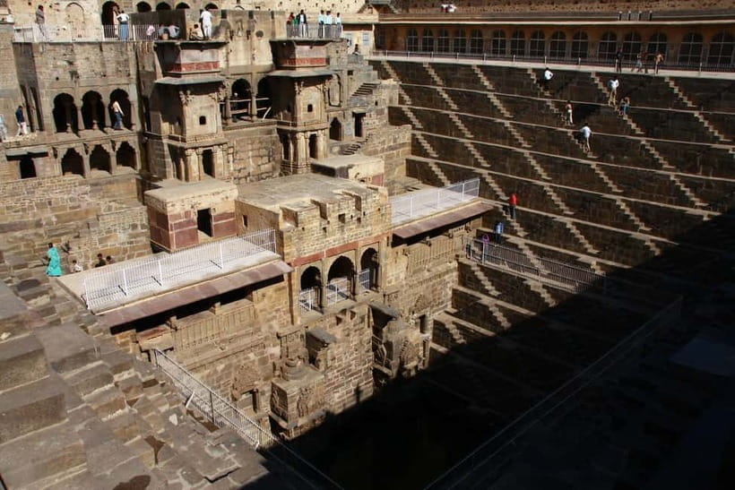From Jaipur: Same Day Trip to Abhaneri Chand Baori Stepwell - What to Pack and How to Dress for Temples and Steps