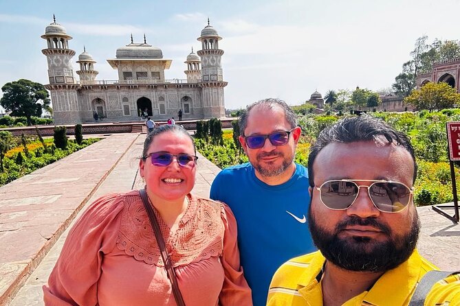 From Jaipur: Taj Mahal & Agra Tour with Transfer to Delhi by Car - Agra lunch stop: where to recharge without slowing the day