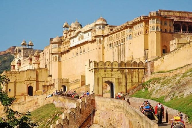 Full Day Jaipur Luxury Tuk-Tuk Tour - Stop 5: Shopping stop at a Precious Shopping Mall (1 hour)