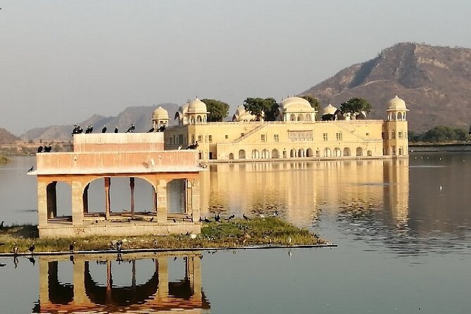 Full–Day Jaipur Sightseeing Tour - Panna Meena ka Kund stepwell: why the free stop feels special