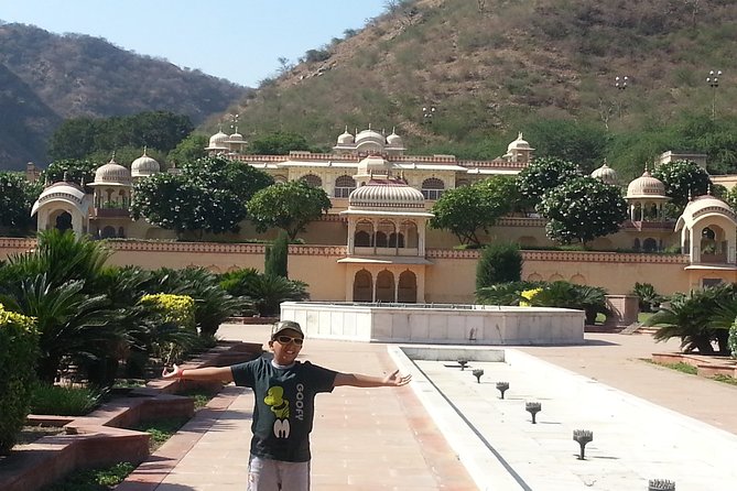 Full Day Jaipur sightseeing without Tickets - Hawa Mahal: the Palace of Winds and its 953 windows