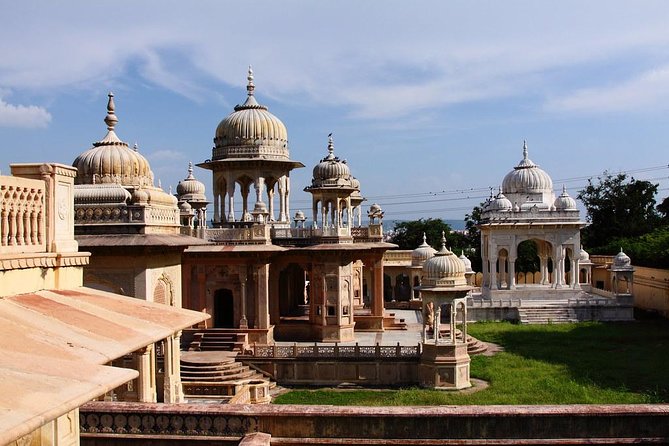 Full-Day Private City Tour of Jaipur - Hawa Mahal: 953 windows, one big idea about air