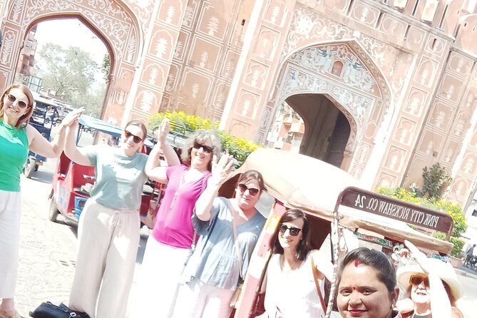 Guided Morning E-Rickshaw Ride with Food Tasting at Jaipur - Why a morning e-rickshaw beats doing Jaipur the hard way