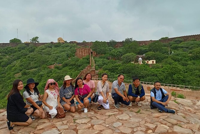 Guided Nahargarh Bicycle Tour with Food Tasting - Stop 1: Nahargarh Fort by bicycle, plus a sunrise that changes colors
