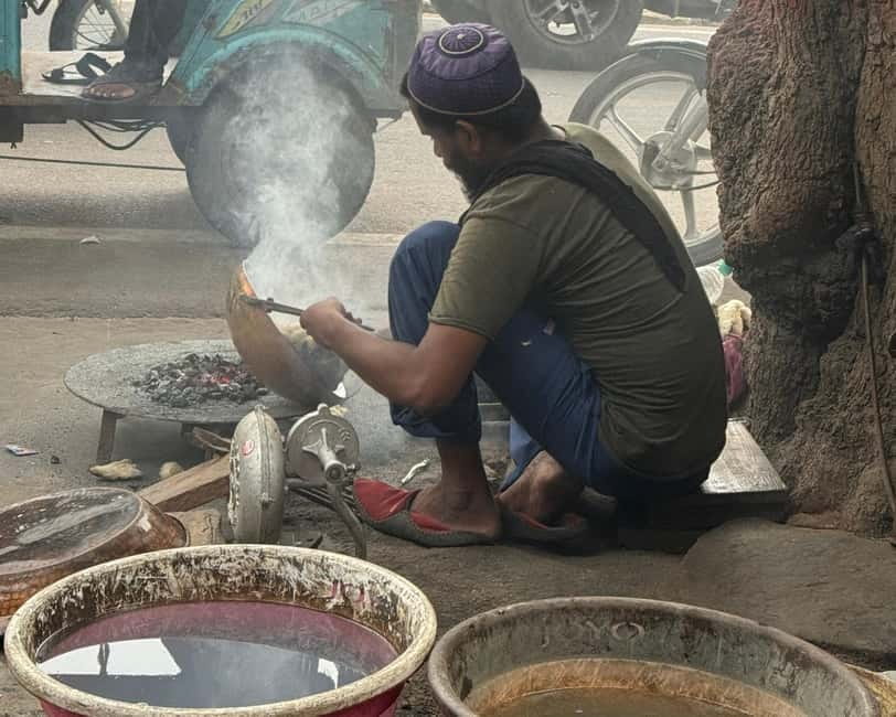 Heritage Walk & Street Food Tasting in Jaipur - Meet at Golcha Cinema and Start Feeling Oriented Fast