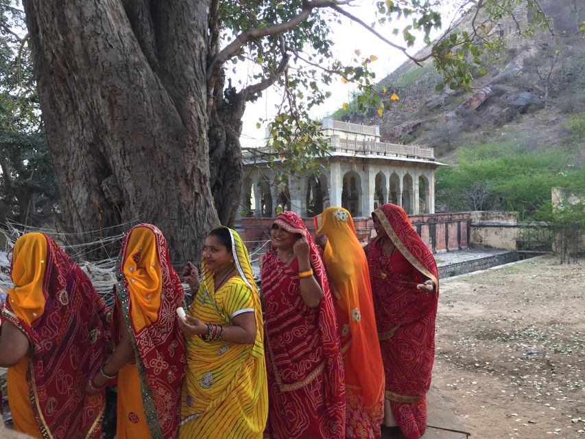 Heritage Walk & Street Food Tasting in Jaipur - Badi Chaupar to Tripolia Bazar: Architecture You Can Read While You Walk
