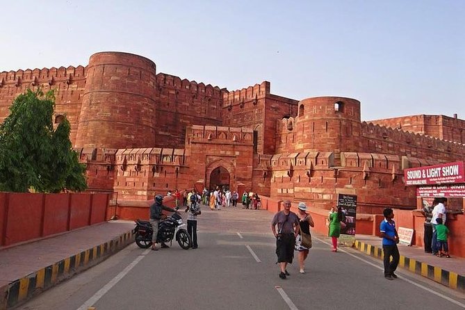 Jaipur Agra Day Tour Explore Taj Mahal,Agra Fort & Fatehpur Sikri - Agra Fort: 30 minutes inside the 94-acre fortress story