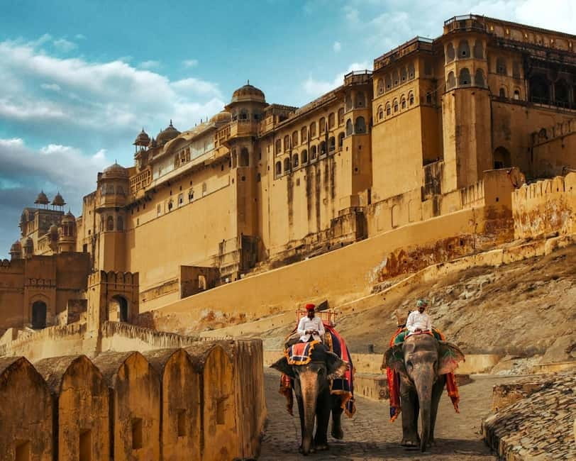 Jaipur: Amber Fort, Stepwell & Jal Mahal with Pickup - Guide quality is the difference between seeing and understanding