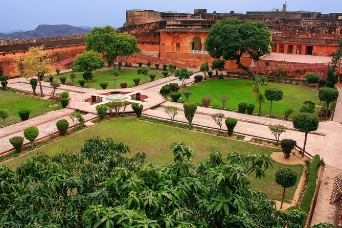 Jaipur Amer Fort, Jal Mahal & Stepwell Private Half-Day Tour - Car, Guide, and the Photo Moment: The Real Value in How It’s Run