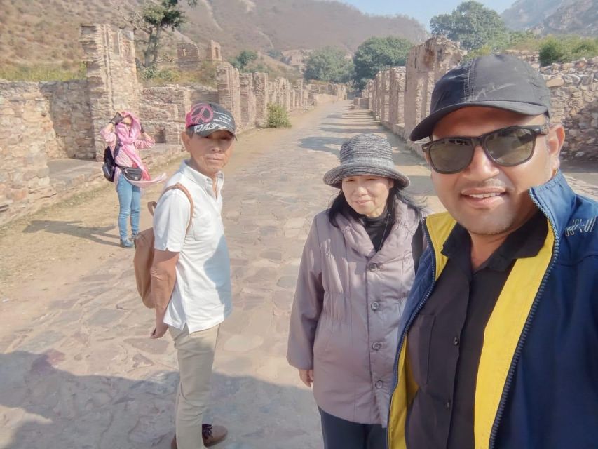 Jaipur: Chand Baori & Bhangarh Fort tour - All Inclusive - The 3-hour drive from Jaipur: private comfort, plus one travel reality