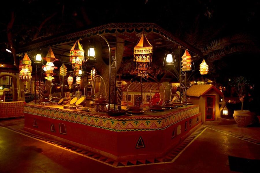 Jaipur: Chokhi Dhani Local Village Experience - Rajasthani Performances: Entertainment With a Staged Feel