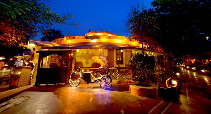 Jaipur: Chokhi Dhani Local Village Experience - Small Group Comfort: Why a 9-Person Limit Helps