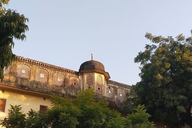 Jaipur City Full Day Luxury Private Tour - Amber Palace: Rajput–Mughal design on a big scale