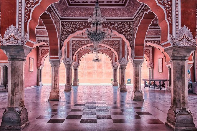 Jaipur City Palace, Hawa Mahal & Jantar Mantar Private Tour - Patrika Gate: the quick, free photo moment near Jawahar Circle