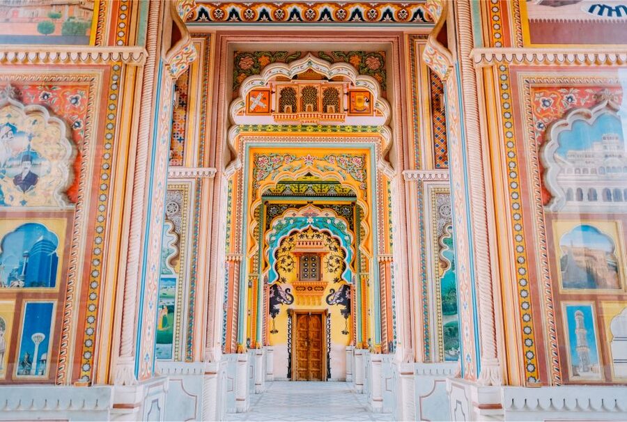 Jaipur City Tour: City Palace, Jantar, Hawa & Jal Mahal - City Palace: The Royal Family’s Stage and the Museum Rooms