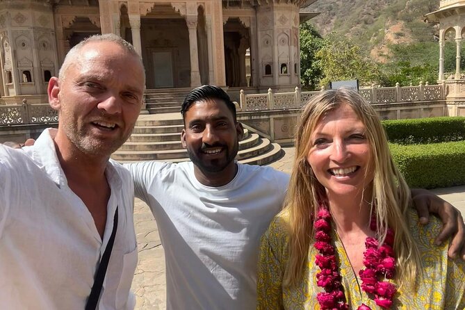 Jaipur City Tour with Traditional Flower Market Visit - Panna Meena Ka Kund Stepwell + Jal Mahal Lake Views