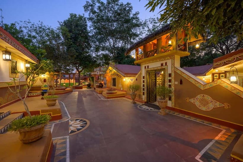 Jaipur: Cultural Evening Tour & Dinner at Chokhi Dhani - Who should book this Jaipur cultural evening?