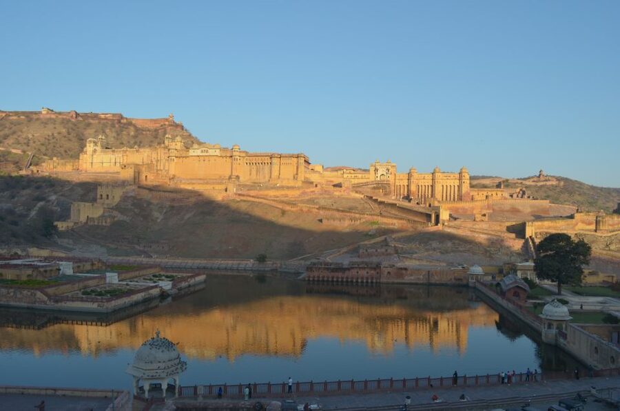 Jaipur : Cultural & History Tour With Private Guide - Lunch Time and Rajasthani Food: Plan for Your Own Bill