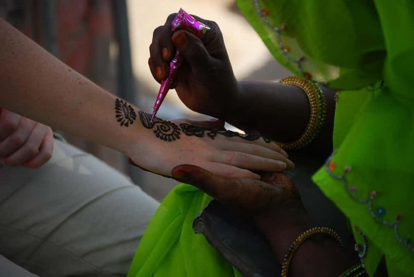 Jaipur: Cultural Tour with Artisan Craft Experiences - Bangle making: color, technique, and a wearable souvenir