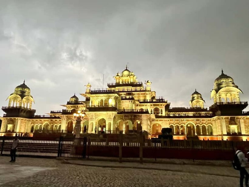 Jaipur: Evening City Tour In Open Jeep - FAQ