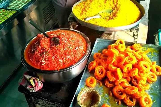 Jaipur Evening Food & market Tour: Savor the Test of the Jaipur - Stop 1: The Pink City kickoff with eight food vendors