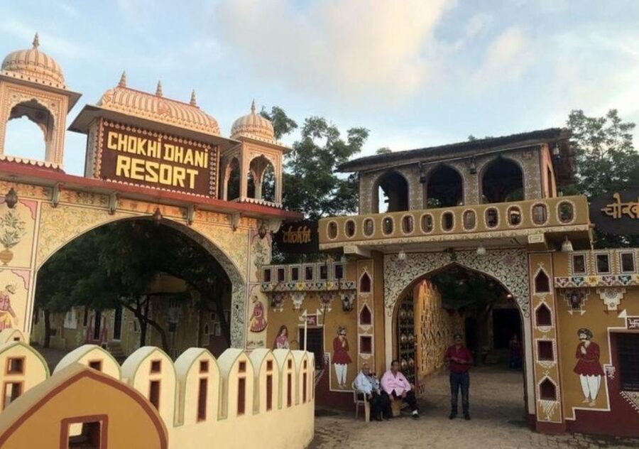 Jaipur Evening Tour Chokhi Dhani village culture with dinner - The included 3-course dinner: veg or non-veg option