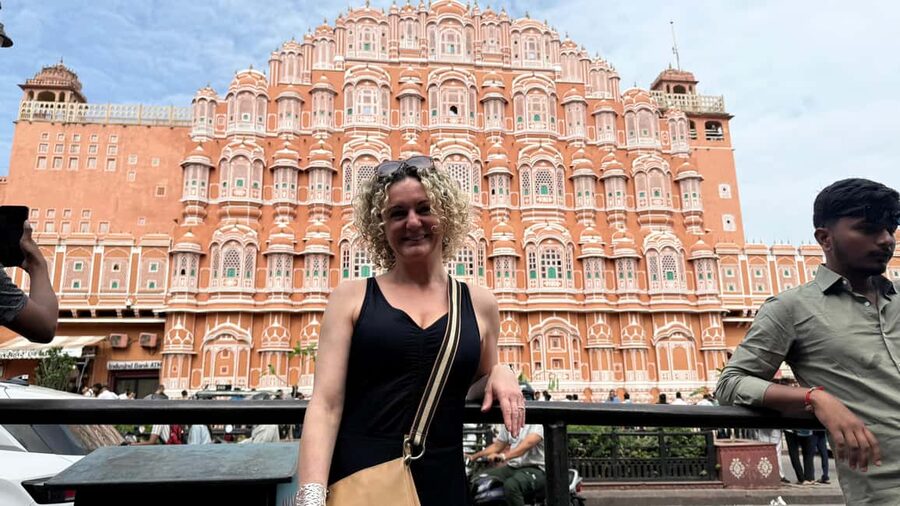 Jaipur: Full Day City Highlights Tour with Tour Guide - Getting started: hotel pick-up, private car comfort, and skip-the-line flow