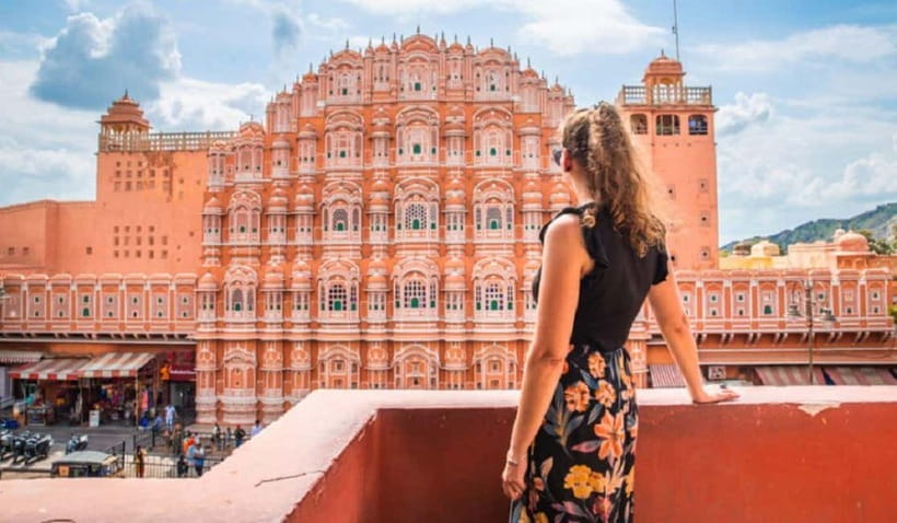 Jaipur: Full Day City sightseeing with Car, Guide & Lunch - Amber Fort: Where Hindu and Muslim Architecture Meet on the Hill