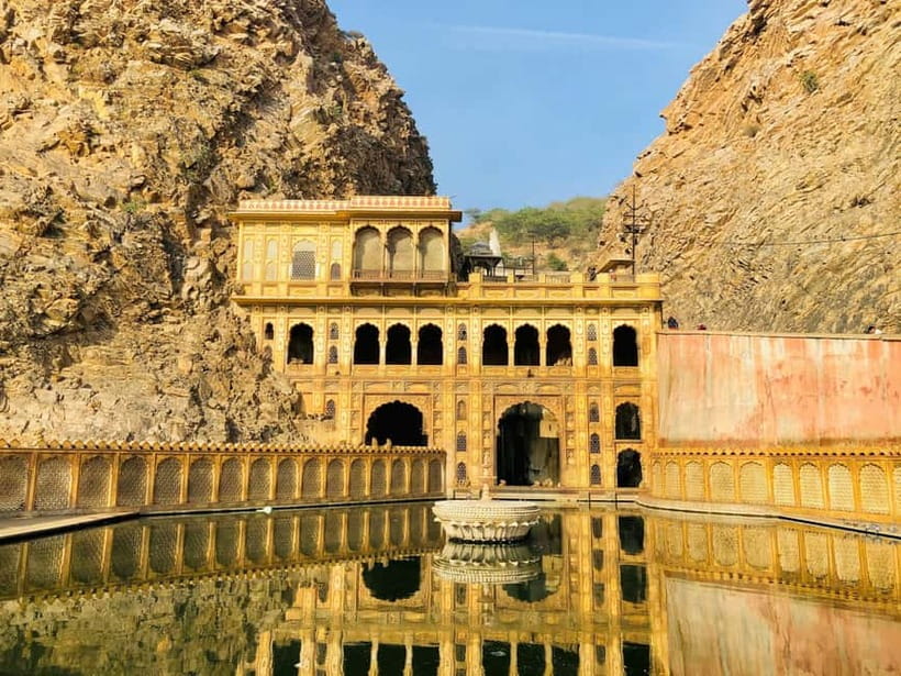 Jaipur: Full-Day City Tour with Car, Guide & Skip-the-Line - Lunch + shopping reset: what you should do with your free time