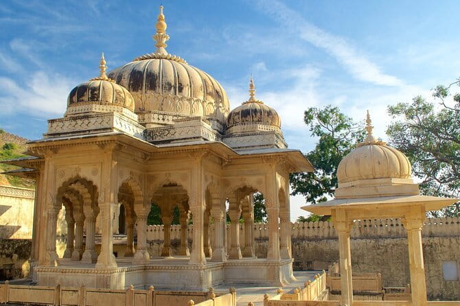 Jaipur Full Day Heritage of Pink City Tour By Tuk Tuk With Chai - How the 8:30 Hotel Pickup Sets the Day Up