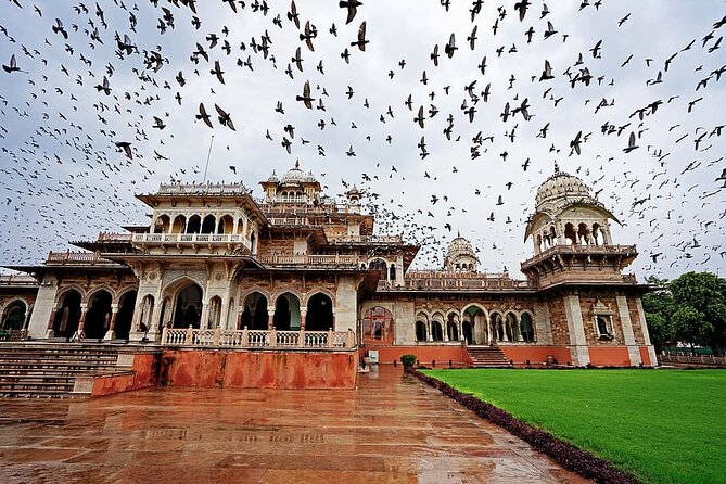 Jaipur Full-Day Heritage Tour with Guide - Hawa Mahal and Jantar Mantar: breeze windows and old science